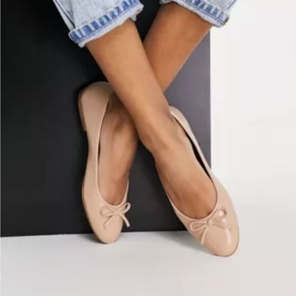 REPORT ROUND TOE SLIP-ON WOMEN"S LEATHER FLAT SHOE - Picture 1 of 13
